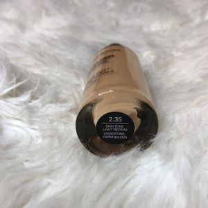 Smashbox Makeup - NWT Smashbox Studio Skin Foundation Smashbox Makeup - NWT Smashbox Studio Skin Foundation